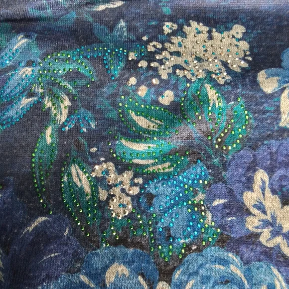 Catherines floral blue women's long sleeved beaded top 3X - Picture 3 of 9